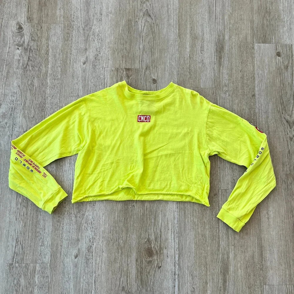 Womens Forever 21 Neon Green CNCO Cropped Long Sleeve Tshirt - M